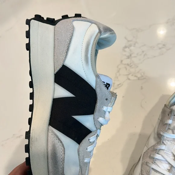 NEW BALANCE Women's 327 Shoes Size 9B In Sea Salt with NB 103 White And Black - Picture 9 of 13